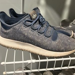 Men’s adidas tennis shoes